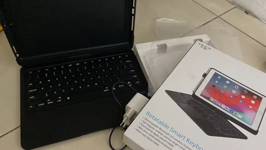 Rotatable Smart Keyboard Case