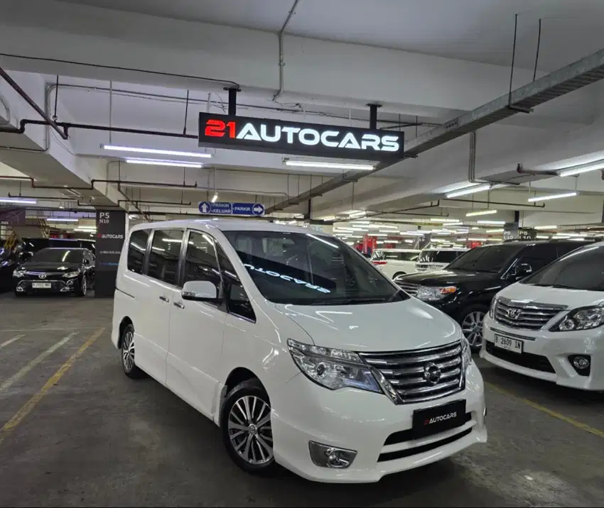 Nissan Serena HWS 2.0 2018 AT