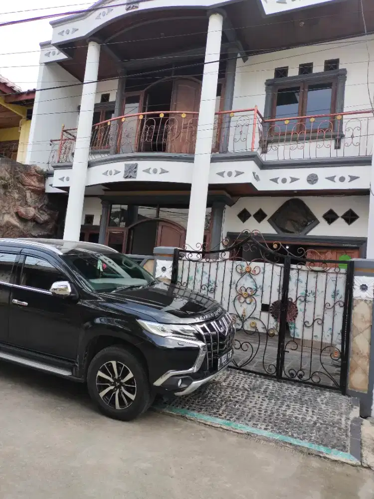 DiKontrakan Rumah 3 Lantai, 16jt Per 6bulan atau kontrak Tahunan