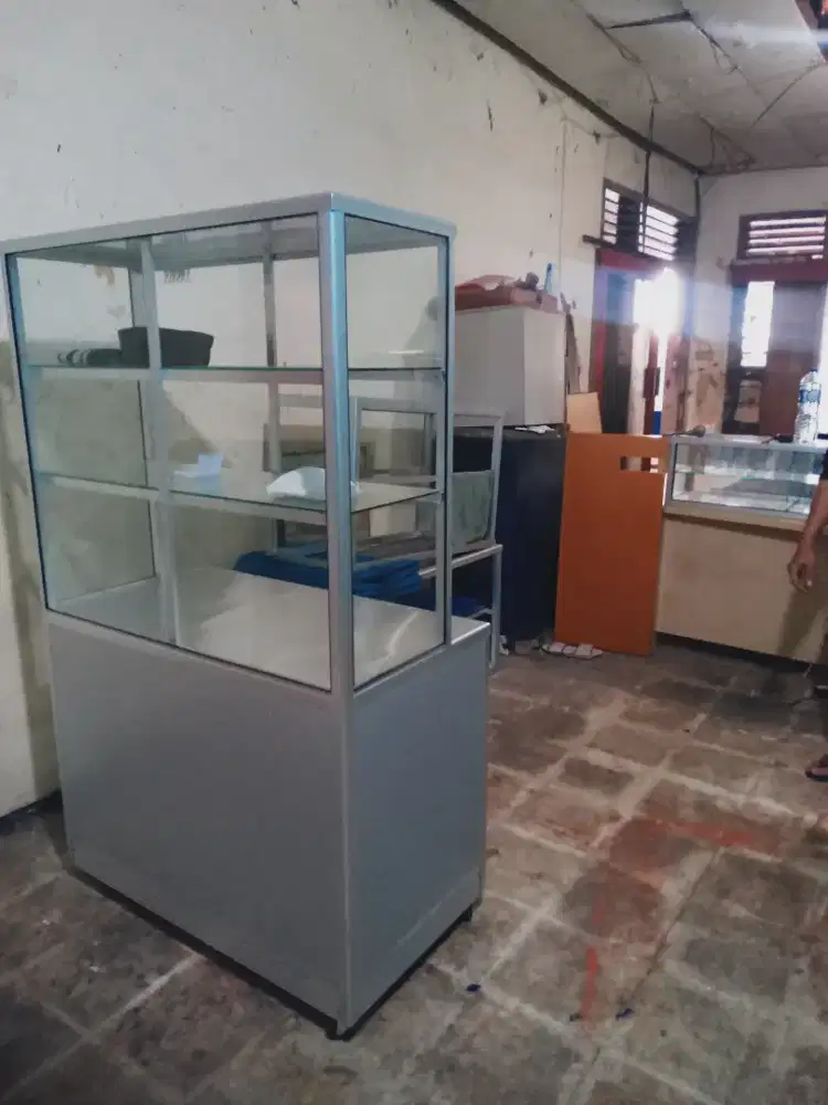 Etalase grobak alumunium ukuran 100 x 55 x165