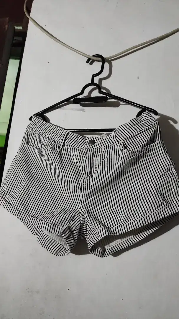 Celana Pendek Hotpants H&M