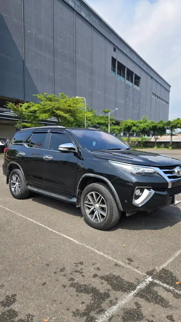 Fortuner VRZ AT (Automatic)