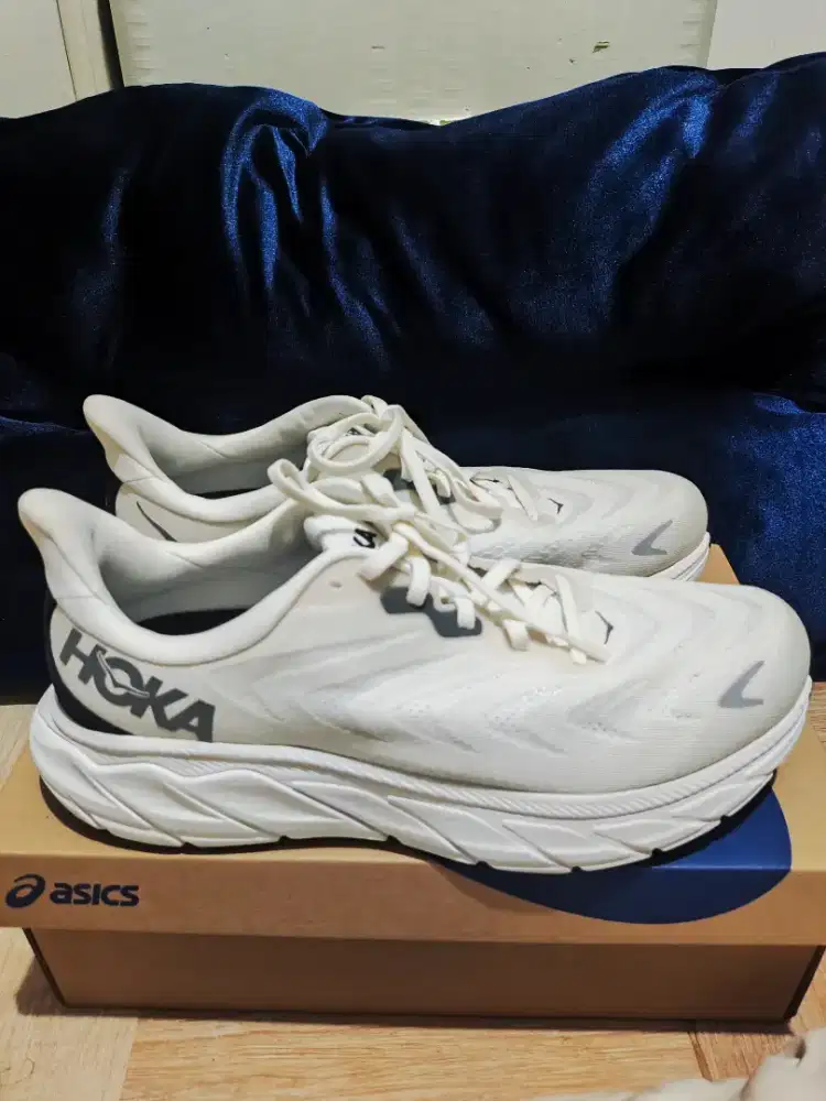 Sepatu Lari Running Shoes merk Hoka Arahi 6 Original Second size 43,5