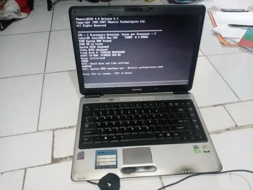 Laptop Thosiba Core2Duo