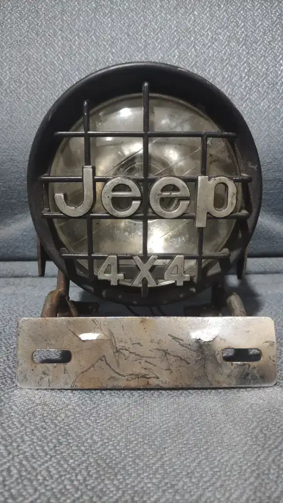 LAMPU SOROT/KABUT JEEP VARIASI MOTOR 6 INCH PLUS BREKET