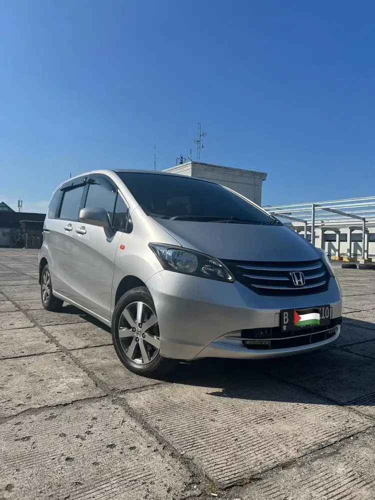 Honda freed SD good condition