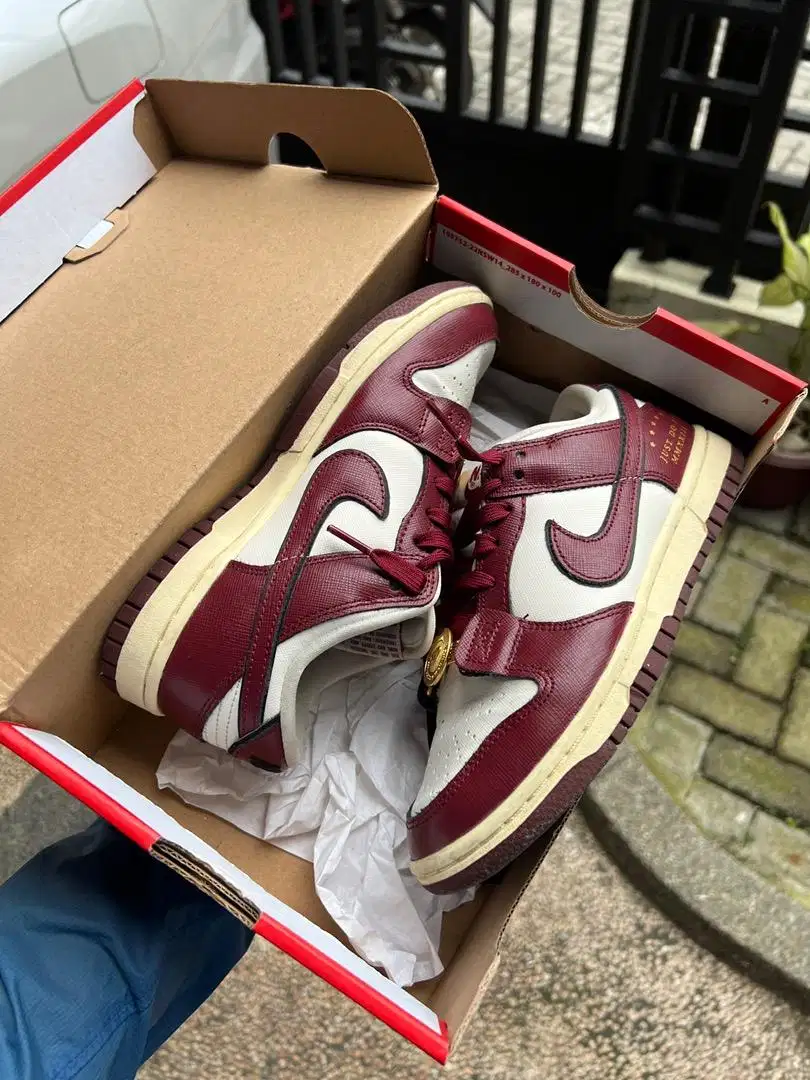 Jual Sepatu Nike Dunk Team Red Sisterhood Limited Edition Kondisi 99%