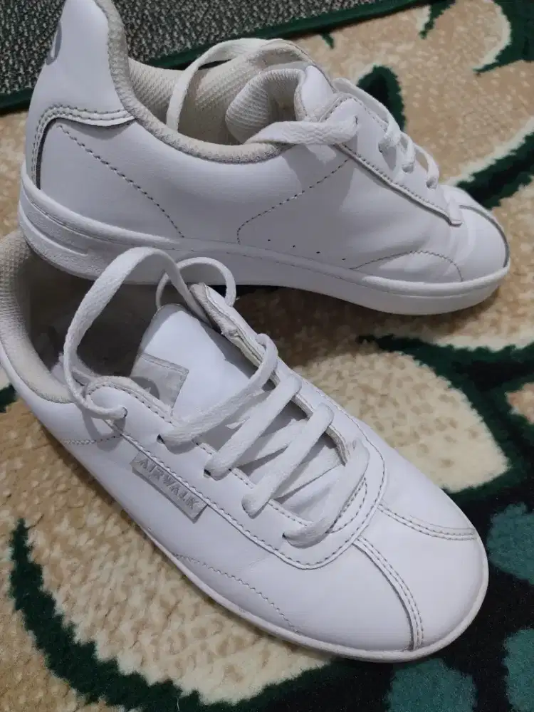 ONLY 100K !! AIRWALK CHILDREN SNEAKERS