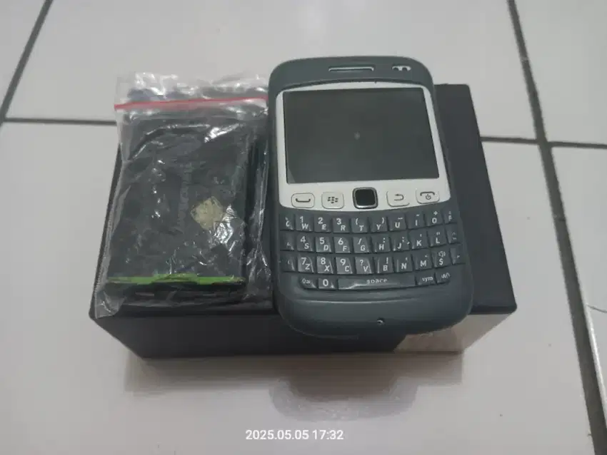 Dijual HP BB Bold 9790