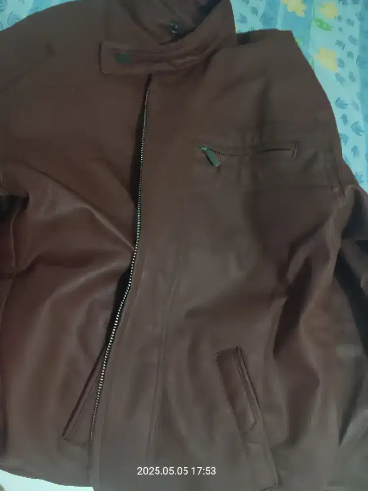 Dijual jaket kulit sintetis