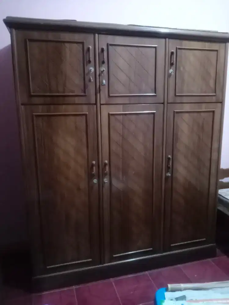 JUAL! Lemari Pakaian Kayu Jati 6 Pintu