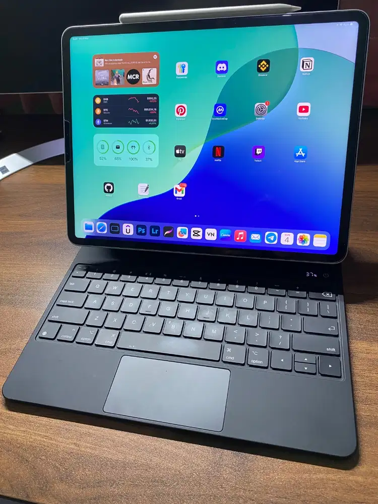 IPAD M2 12.9 inch 128gb wifi only + keyboard magnetic + pencil