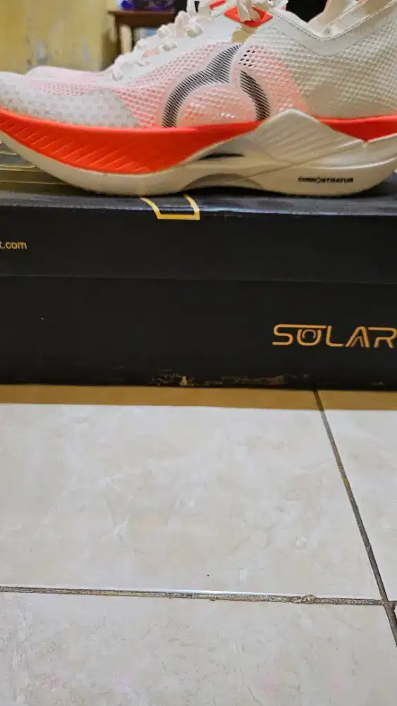 ORTUSEIGHT SOLAR OFFWHITE ORTRANGE