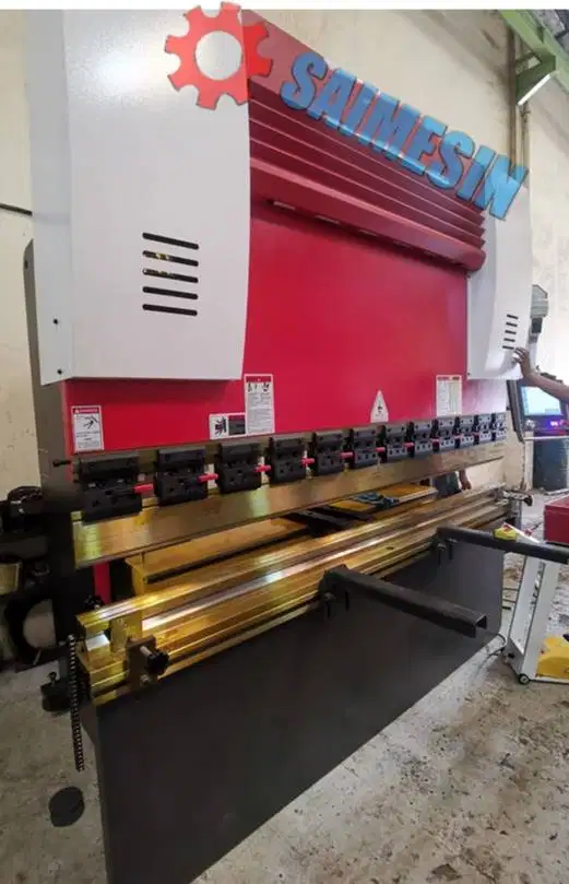 MESIN BENDING CNC TEKUK PLAT 125 TON X 3200 MM