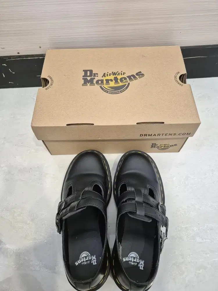 Sepatu cewek ori dr martens