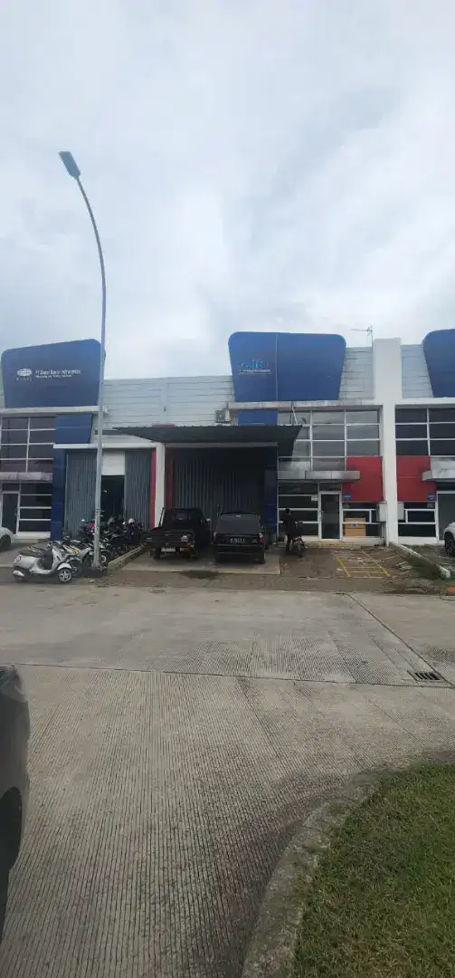 Sewa gudang dalam kawasan