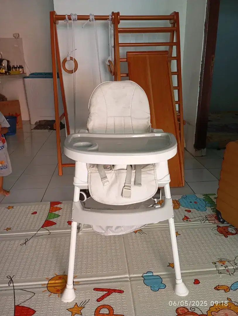 Baby chair (kursi makan bayi)