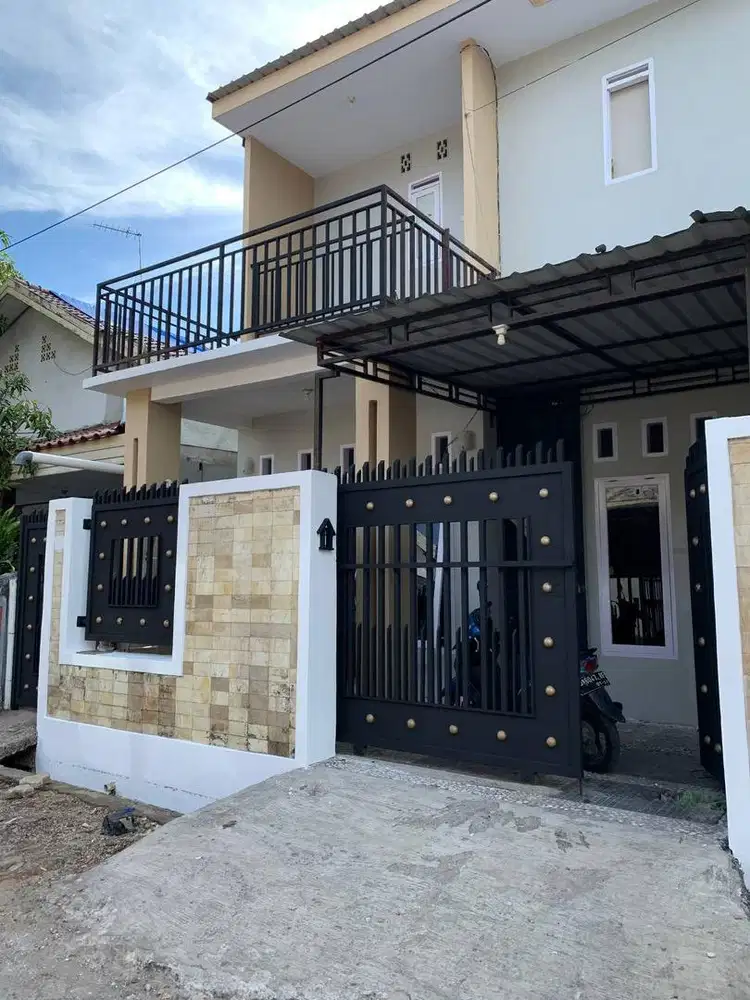 Rumah Tengah Kota , Ex Kost, lt 2 bisa jadikan gudang. / tempat Usaha