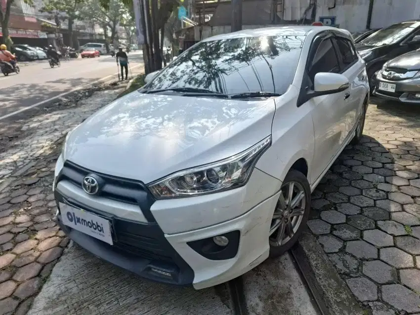 Low KM 63Rb - Toyota Yaris 1.5 TRD Sportivo Bensin-AT 2015