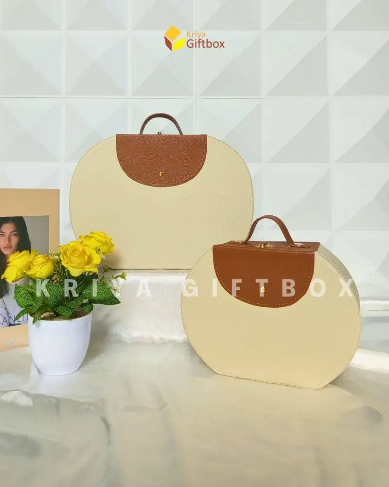 Box Packaging Hampers Model Bulat Bahan Kulit Sintetis