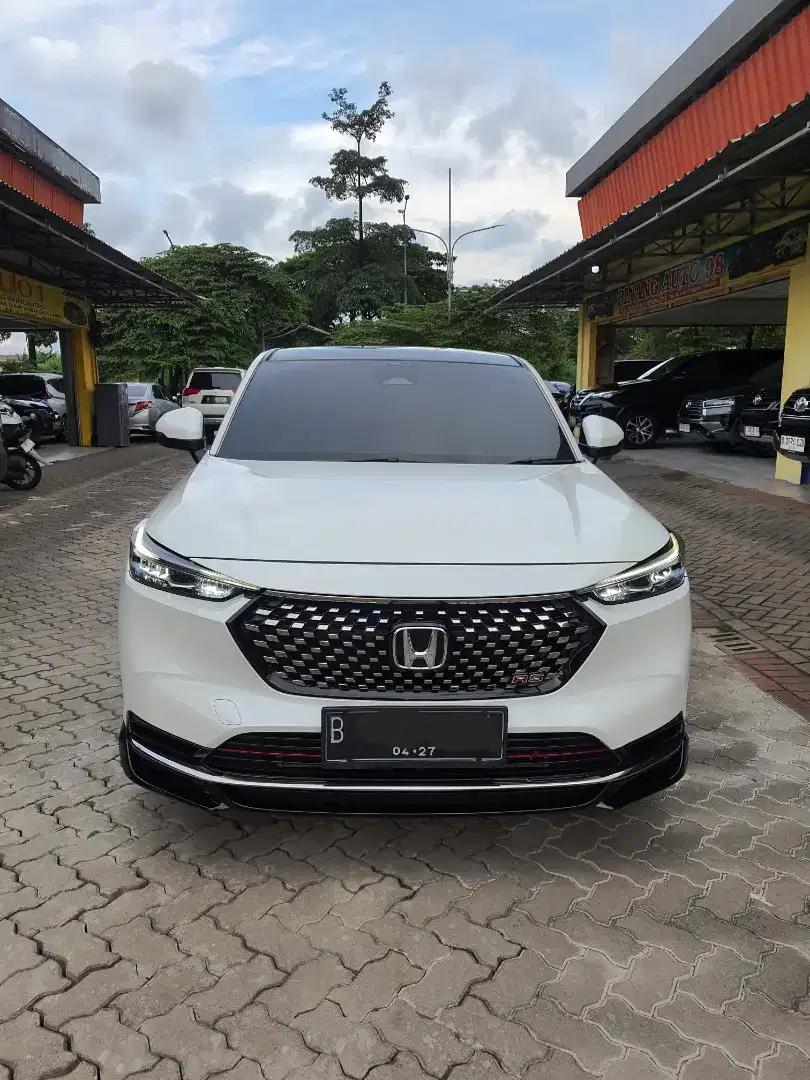 HRV RS SENSING AT 2022 KM LOW 27 RB SERVICE RECORD LIKE NEW