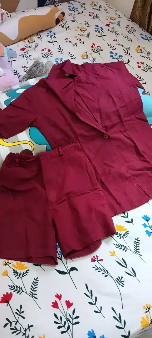 Setelan atasan dan bawahan casual