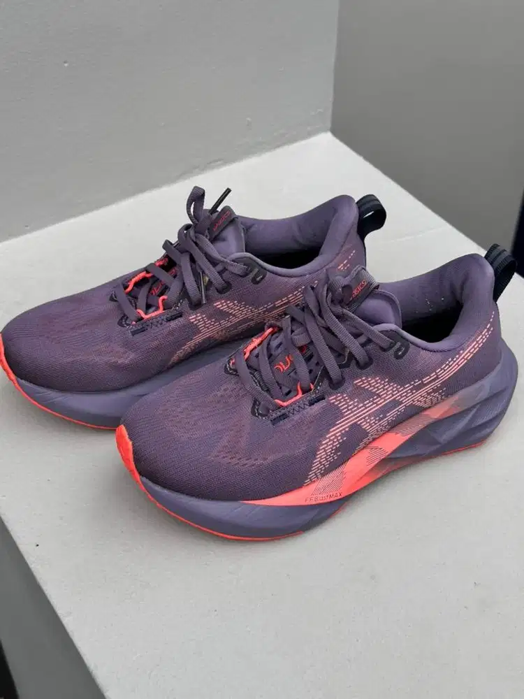 Asics Novablast 5 Women Greyish Purple/Coral Reef Size EU 37