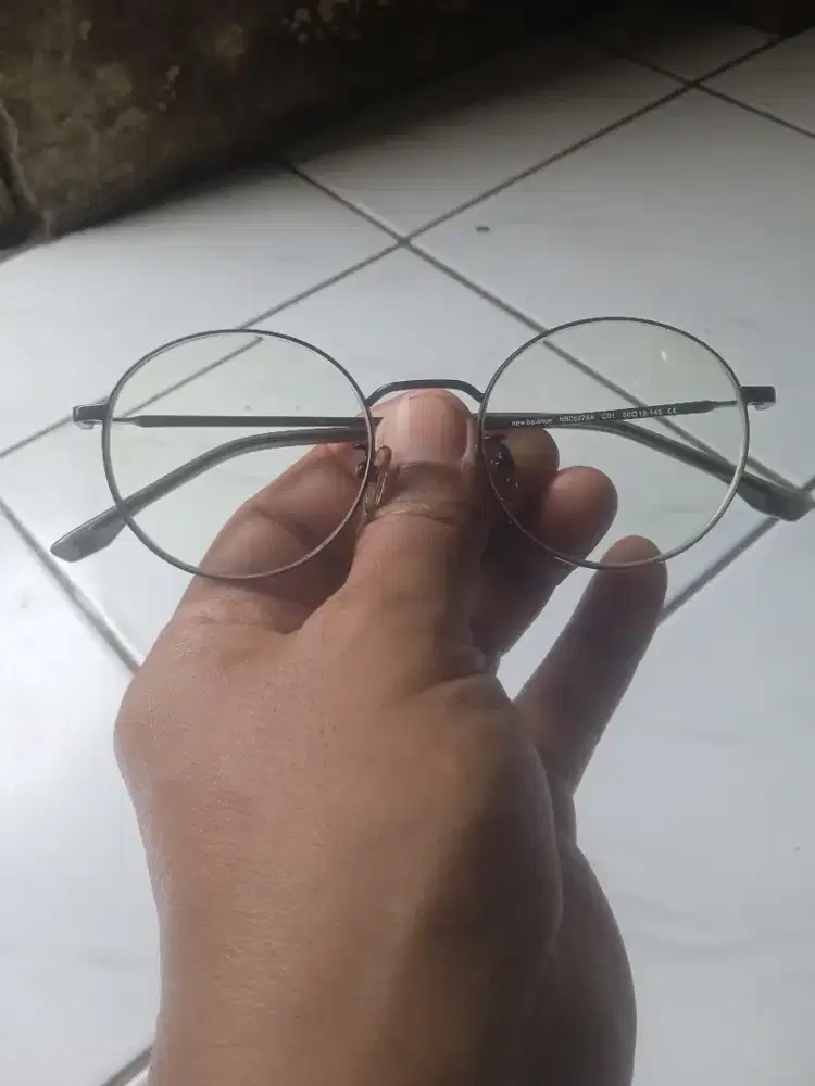 Kacamata new balance