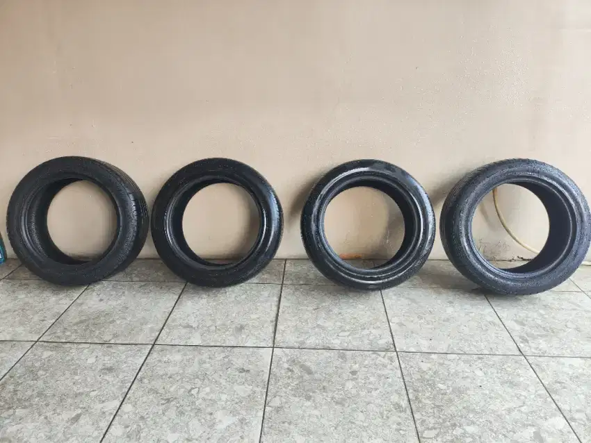 Accelera PHI-R R17 215/55