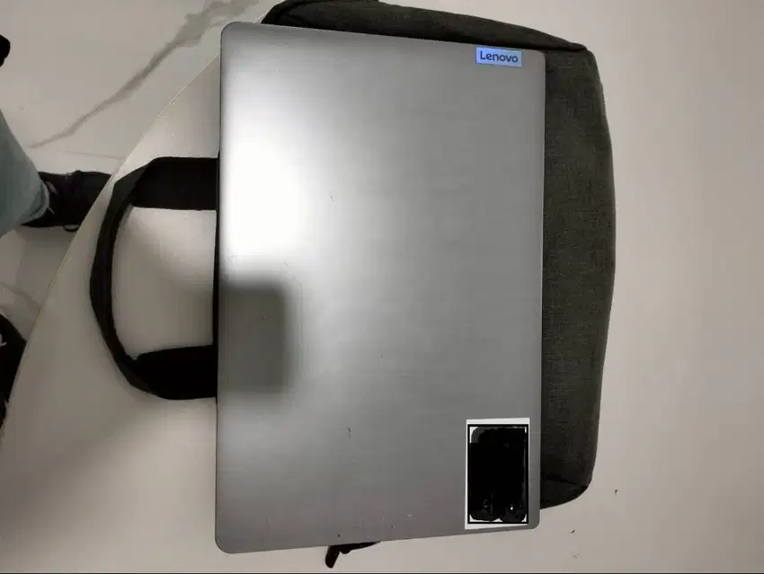 Laptop Lenovo, Warna Gray, Ideaped Slim 3, Intel Core I7, 15 Inch