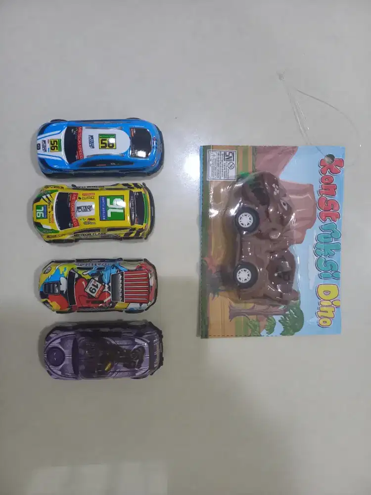 Mobil-mobilan mainan anak anak