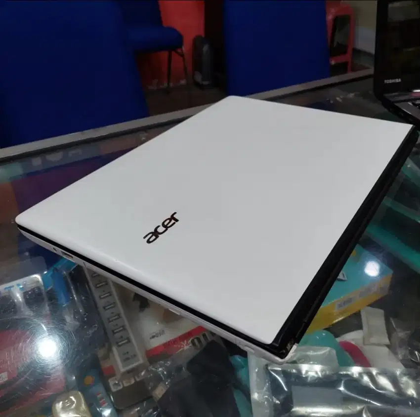 Laptop Acer Slim Core i3 RAM 8