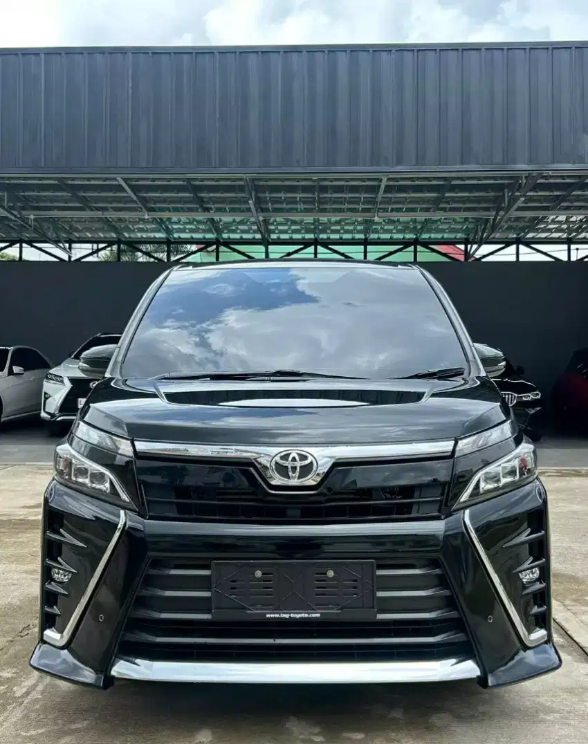 [DP 34 JT] Toyota Voxy 2.0L AT 2018