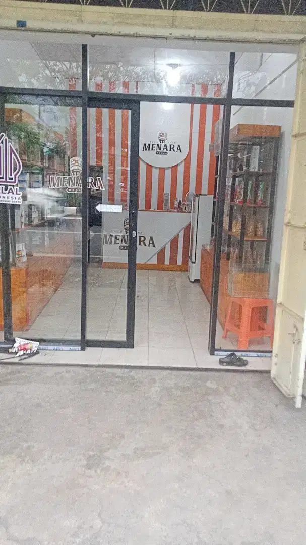 Pintu kaca sekat kaca