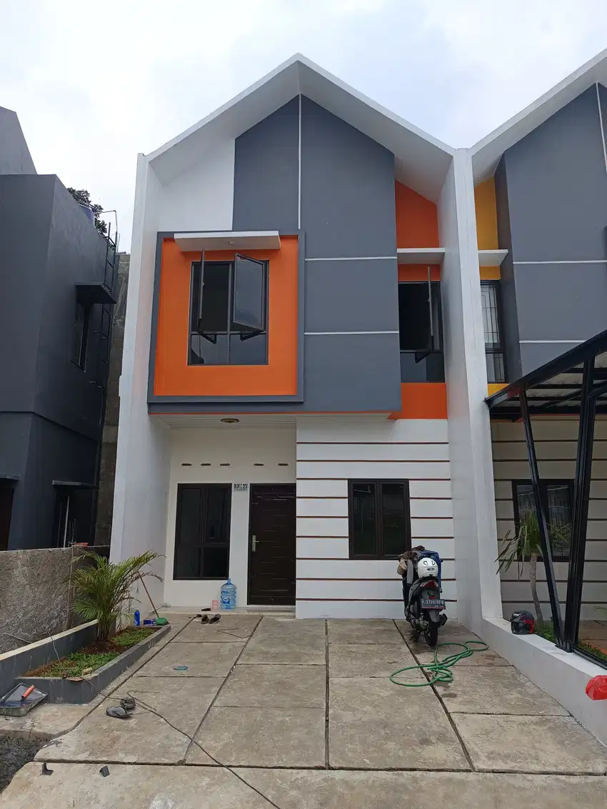 Ready Siap Huni, Dp nol persen. 3 Menit jalan Raya Bogor.