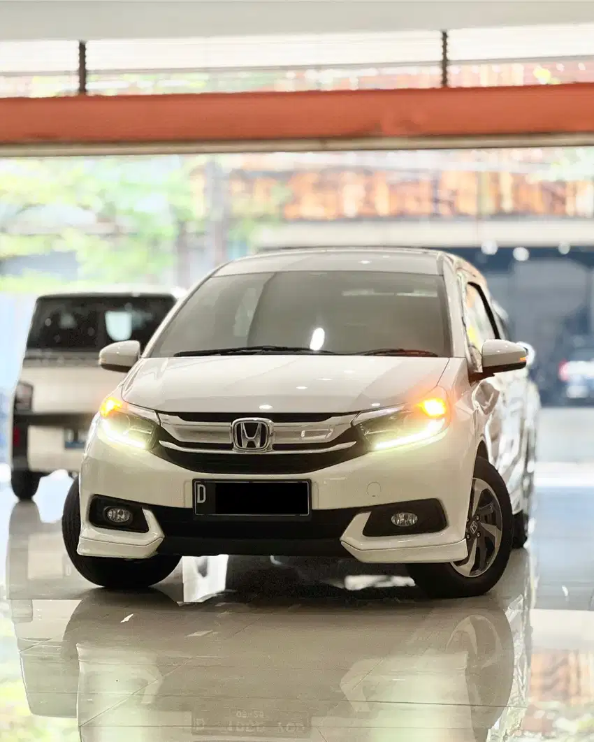 Mobilio E AT 2020 Putih Istimewa
