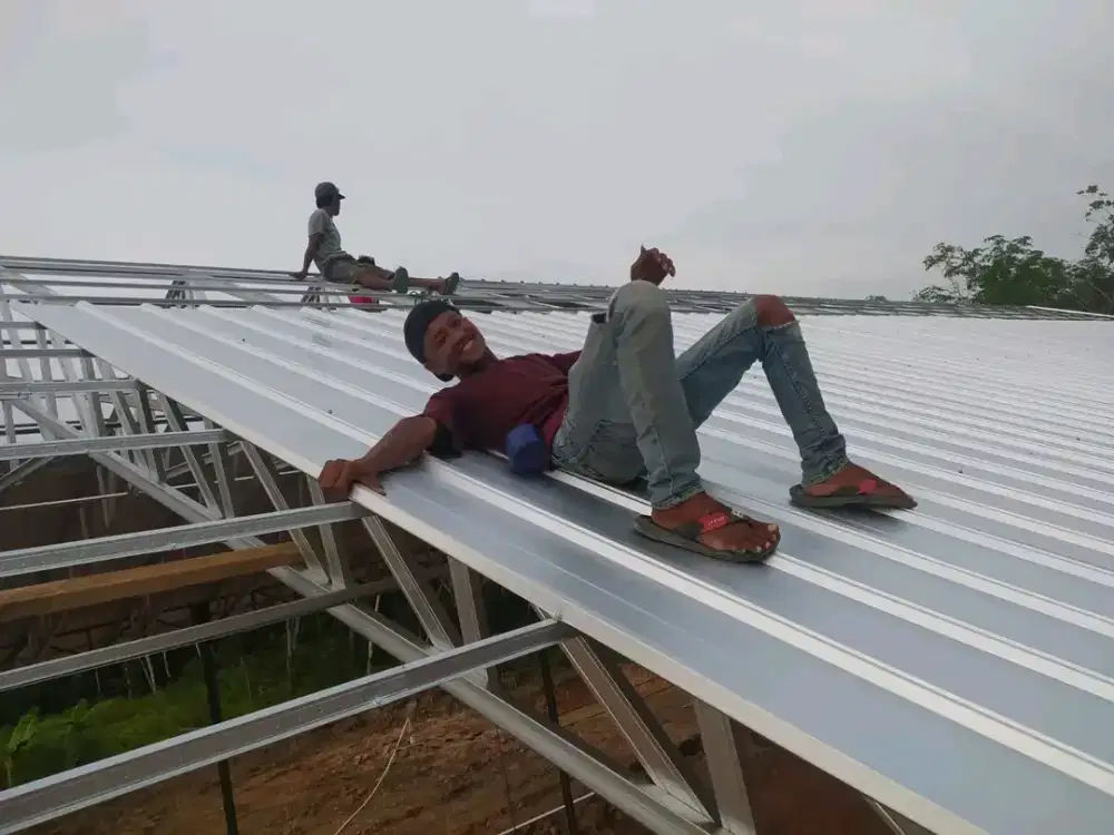 Jasa pasang atap baja ringan