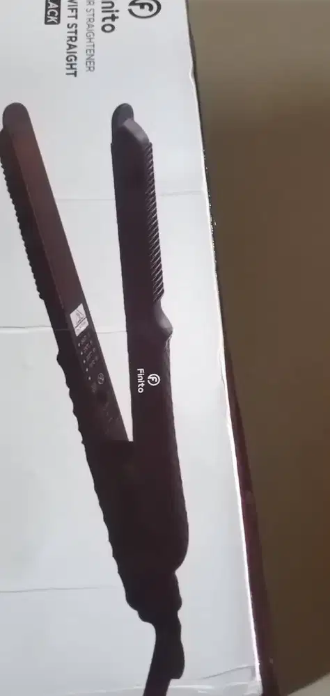 Merek ; Finito Hair Straightener Swift Straight Black