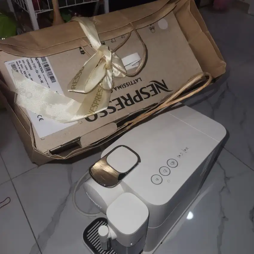 Mesin Kopi Kapsul Nespresso Lattissima One