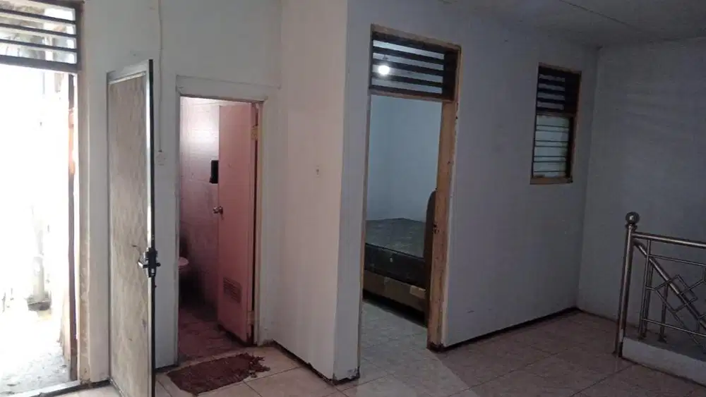 Dikontrakkan / disewakan rumah cawang dewi sartika