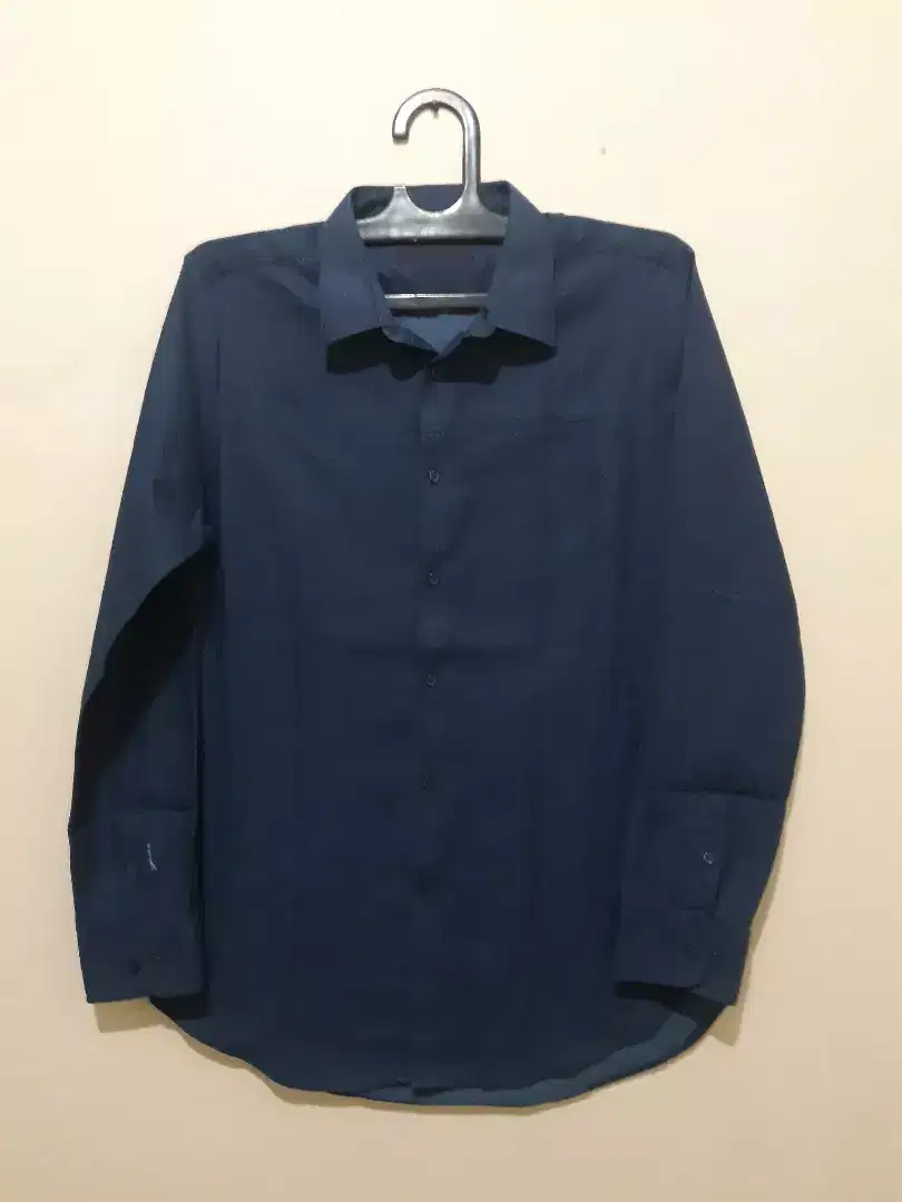 KEMEJA BRAND THE EXECUTIVE SIZE M SLIM FIT