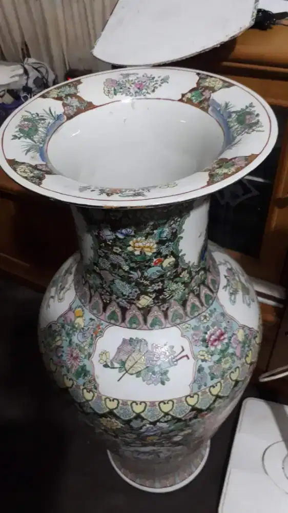 Gucci Besar Kaligrafi China