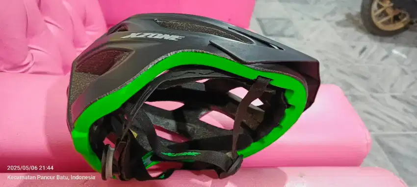 Helm sepeda xzone