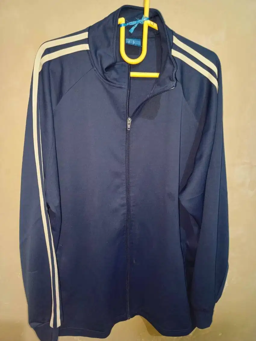 Jacket Tracktop YUK Original Barang Import Bahan Berkualitas Mulus