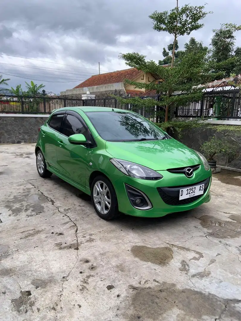 mazda2 R A/T 2011