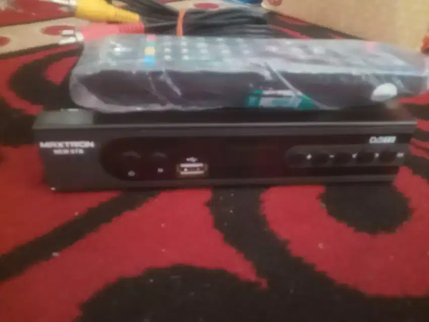Set top box merk maxtron normal siap tonton nego tipis