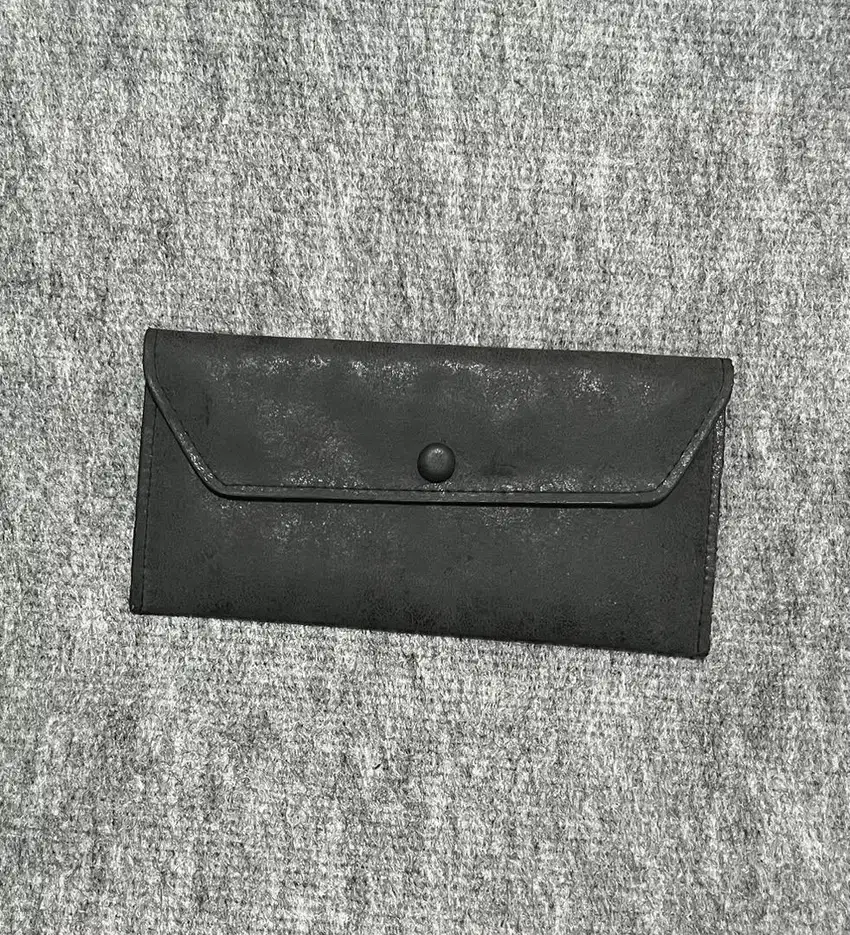 Dompet hitam, wallet