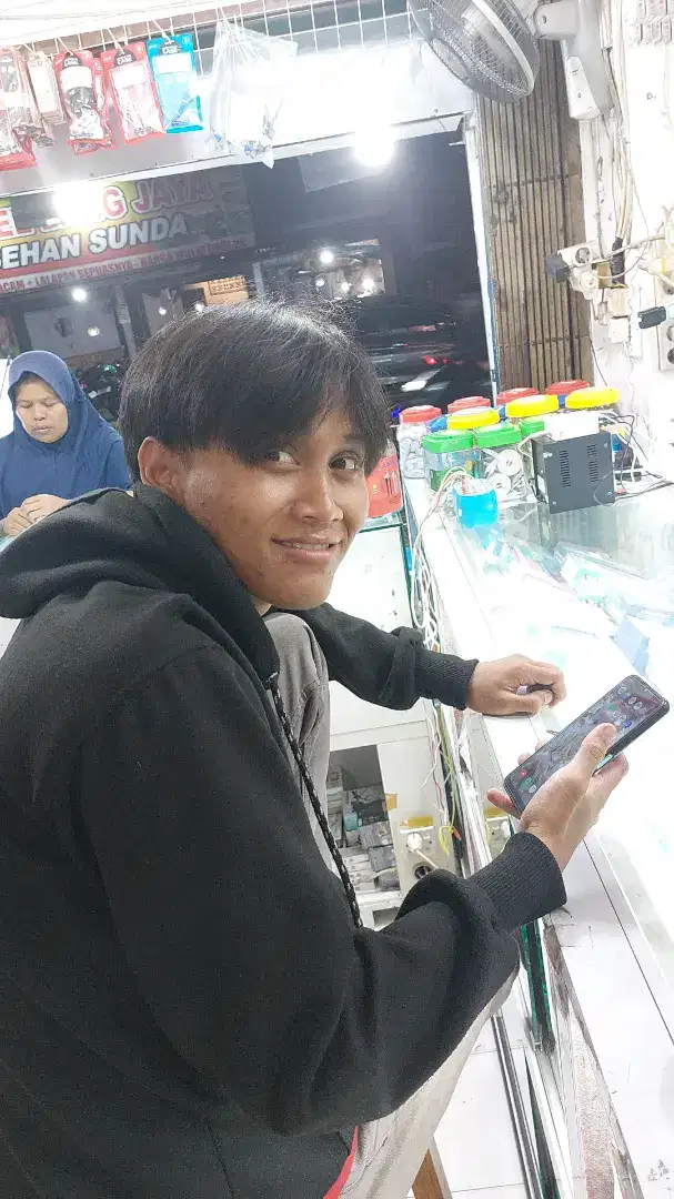 Buka Lowongan Toko HP