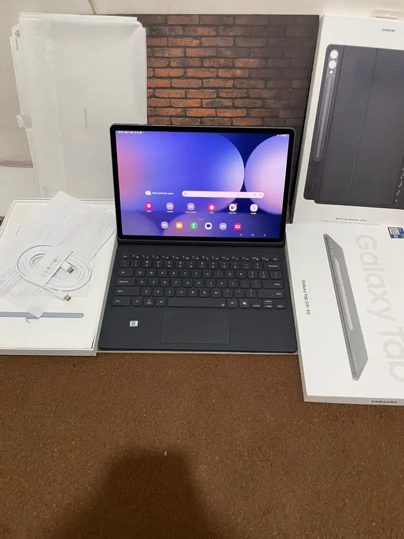 Tab S10 Plus 5G 12/256 Plus Keyboard Like new