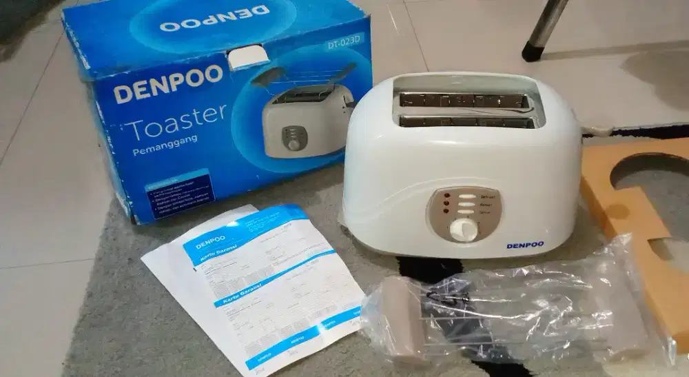 Di jual Toaster Pemanggang DENPOO